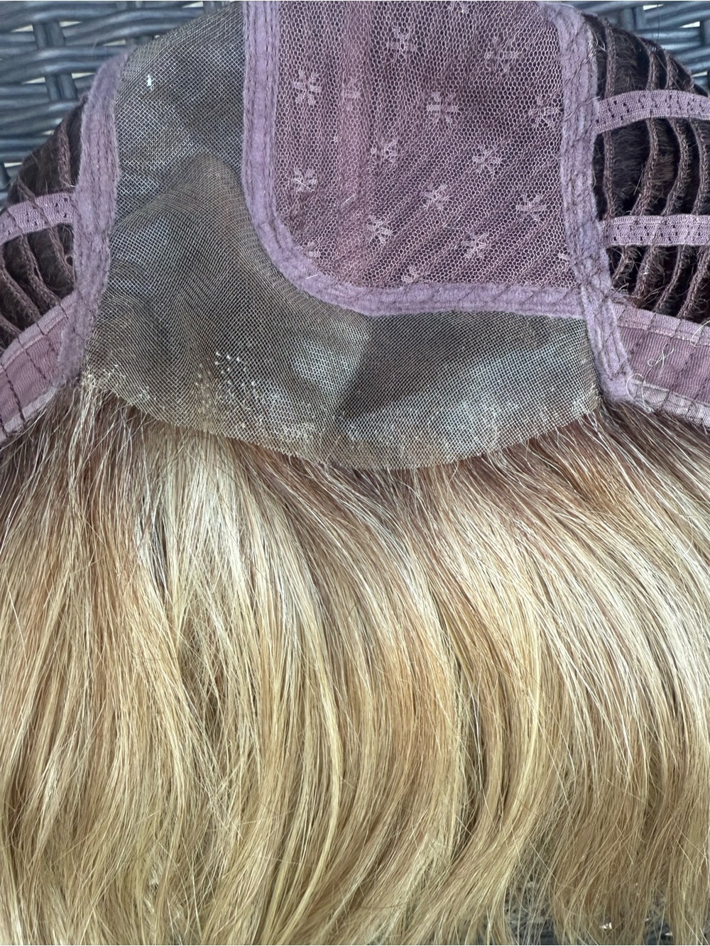 Estetica Lace Front Wig RH1488RT8 Rooted Blonde EUC + Storage Case - Picture 9 of 11